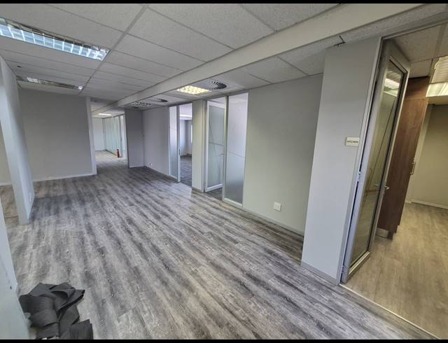 319M² OFFICE TO LET IN WOODMEAD